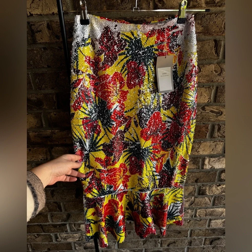 Zara Floral Sequin High Waisted Mermaid Fit and Flare Midi Skirt size small - Picture 7 of 15